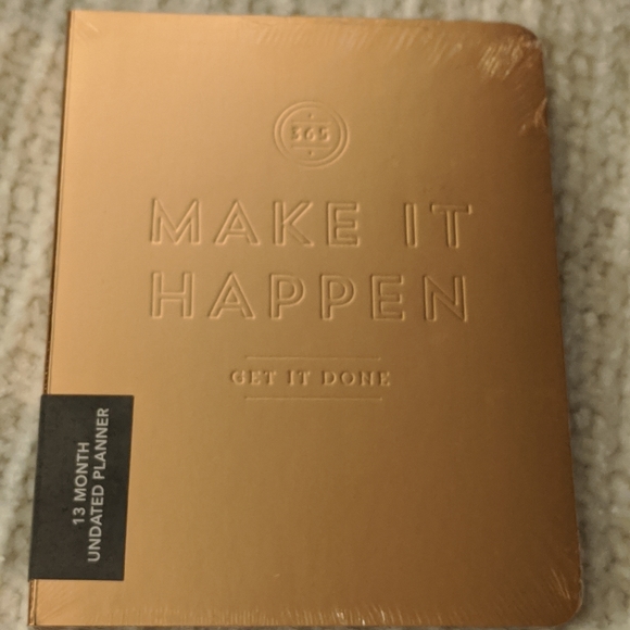 NEW! **1 LEFT** Undated Planner - Picture 1 of 7